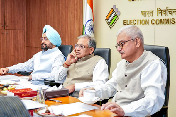 विधानसभा चुनाव 2026 : चुनाव आयोग का बड़ा ऐलान, मतदान के दिन कर्मचारियों को मिलेगा सवेतन अवकाश