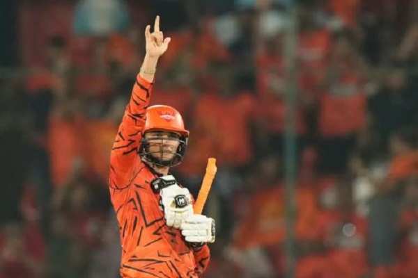 आईपीएल-19 : अभिषेक ने पूरे 20 ओवरों तक टिक कर ठोका धांसू शतक, DC पर प्रभावी जीत से SRH तीसरे स्थान पर उछला