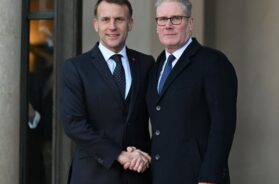 इमैनुएल मैक्रों व किएर स्टार्मर