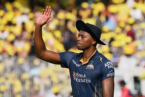 आईपीएल-19 : गेंदबाजों की कसावट के बाद सुदर्शन का आक्रामक पचासा, GT ने CSK को 8 विकेट से पस्त किया