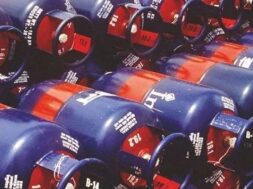 कमर्शियल सिलेंडर महंगा