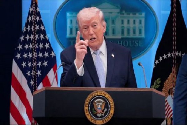 ट्रंप की ईरान को सीधी धमकी- बातचीत फेल हुई तो हमला करेंगे, सबसे खतरनाक हथियार तैयार