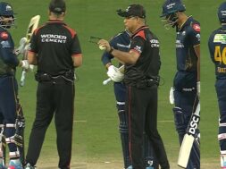 तेवतिया का चौड़ा बल्ला पकड़ा गया