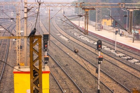 दो रेलवे परियोजनाओं को मंजूरी