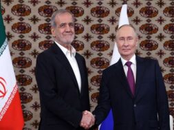 पुतिन ने पेजेश्कियान से बात