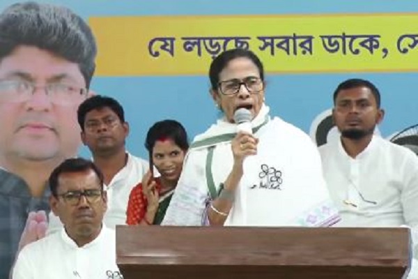 ममता बनर्जी ने भाजपा पर साधा निशाना, मुर्शिदाबाद में बोलीं- ‘वे बंगाल को खत्म करना चाहते हैं’