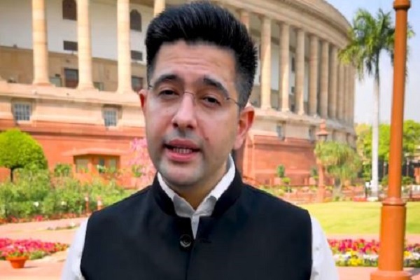 AAP के राज्यसभा सांसद राघव चड्ढा ने खुद पर लगे आरोपों का दिया ‘धुरंधर’ जवाब- ‘घायल हूं…इसलिए घातक हूं?’