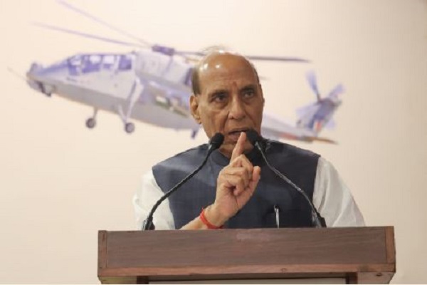 रक्षा मंत्री राजनाथ सिंह बोले- भारत वैश्विक रक्षा विनिर्माण केंद्र बनने की दिशा में तेजी से आगे बढ़ रहा