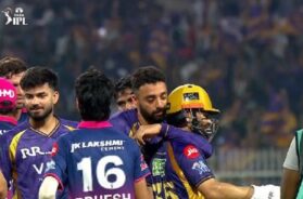 रिंकू को चूमते रहाणे