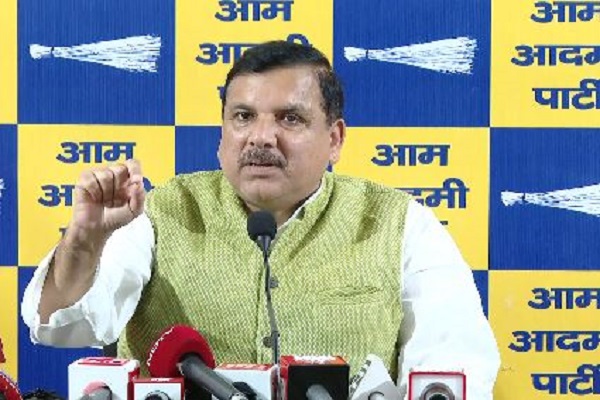 आम आदमी पार्टी ने राघव चड्ढा सहित 7 सांसदों के भाजपा में शामिल होने को करार दिया ‘ऑपरेशन लोटस’