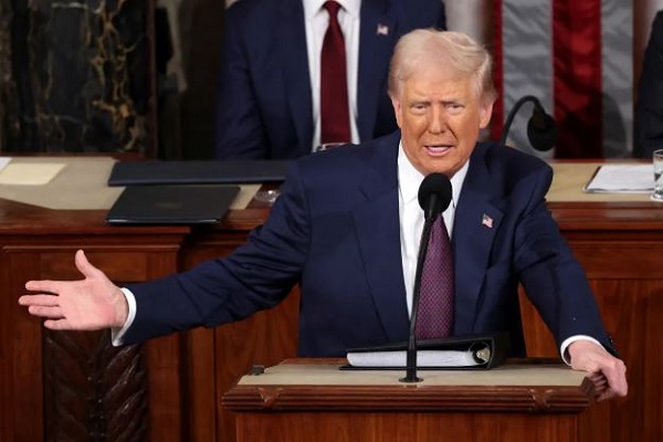 ईरान से वार्ता विफल होने के बाद अमेरिकी राष्ट्रपति ट्रंप ने होर्मुज जलडमरूमध्य की नाकेबंदी का किया एलान