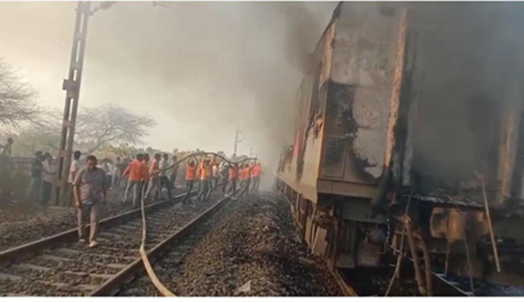 रेल हादसा : त्रिवेंद्रम-निज़ामुद्दीन राजधानी एक्सप्रेस की AC बोगी में लगी आग, बाल-बाल बचे यात्री