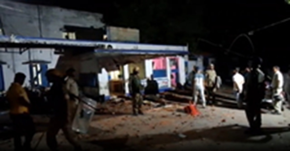 पश्चिम बंगाल : आसनसोल में लाउडस्पीकर पर बवाल के बाद पुलिस ने हालात पर किया काबू, अतिरिक्त बल तैनात