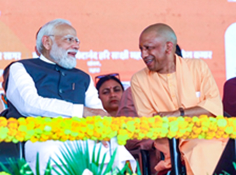 प्रधानमंत्री के तौर पर 12 वर्ष पूरे : मुख्यमंत्री योगी ने PM मोदी को दी बधाई, कहा- नए भारत की नींव रखी