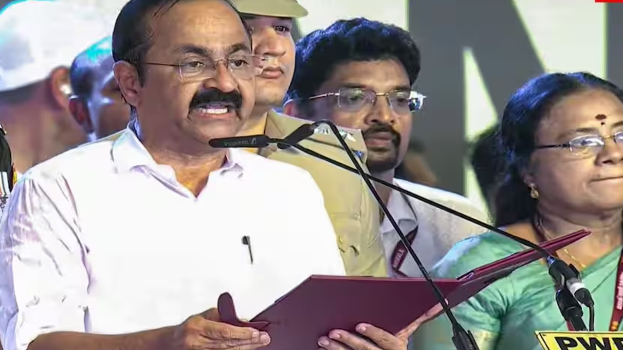 Oath Ceremony : वीडी सतीशन बने केरल नए मुख्यमंत्री, 20 और मंत्रियों ने ली शपथ