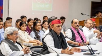 अखिलेश यादव