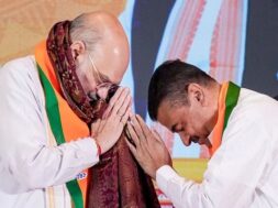 अमित शाह का अभिवादन करते शुभेंदु अधिकारी