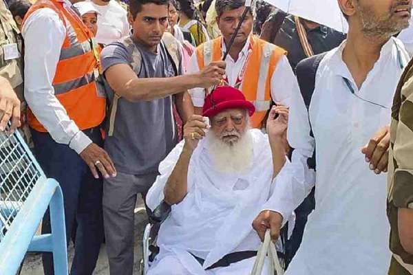 बलात्कार के दोषी आसाराम बापू की अंतरिम जमानत रद, जोधपुर जेल में किया सरेंडर
