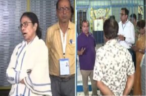 कोलकाता में स्ट्रॉंग रूम के बाहर ममता बनर्जी