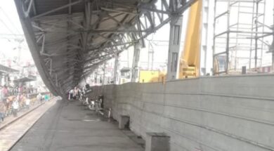 चारबाग प्लेटफॉर्म पर गिरा टिनशेड