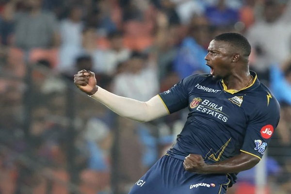 आईपीएल-19 : गेंदबाजों ने बिखेरी चमक, गुजरात टाइटंस ने गत चैम्पियन RCB से चुकाया हिसाब