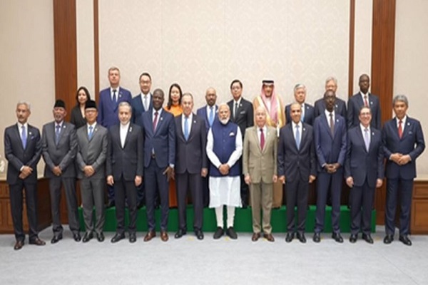 BRICS समिट में कूटनीतिक मुलाकात : पीएम मोदी ने मेहमान विदेश मंत्रियों से की बातचीत
