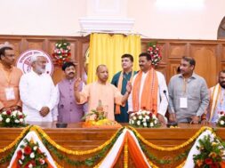 प्रयागराज में सीएम योगी