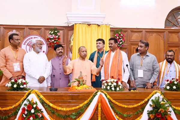 यूपी : सीएम योगी ने प्रयागराज में 400 करोड़ रुपये की विकास परियोजनाओं का किया लोकार्पण-शिलान्यास