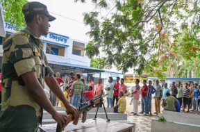 बंगाल में 15 बूथो पर पुनर्मतदान