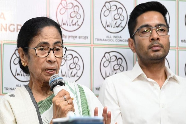 ममता बनर्जी का सीएम पद छोड़ने से इनकार, बोलीं- TMC की ‘नैतिक जीत’ हुई है