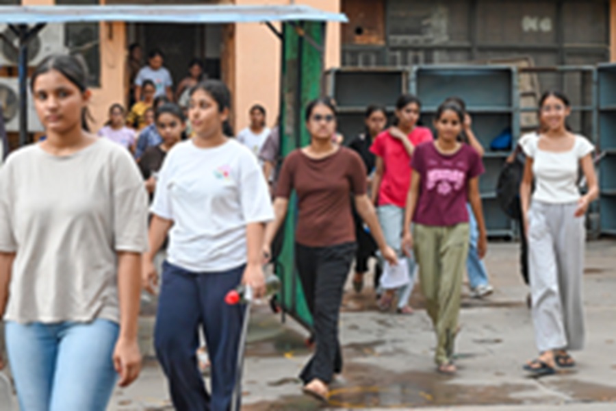 NEET UG : नीट यूजी पेपर लीक मामले में शिक्षा मंत्रालय ने शुरू की कार्रवाई, मांगी विस्तृत रिपोर्ट