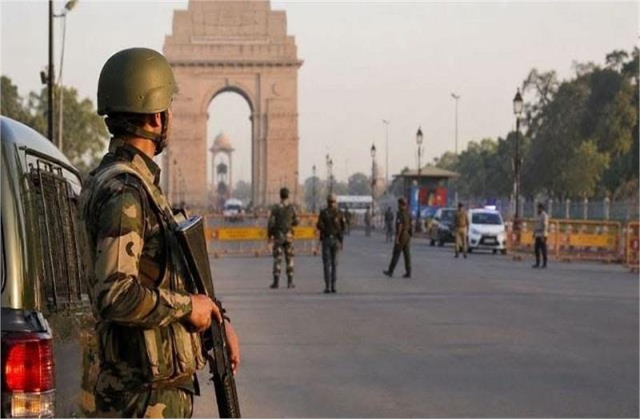 दिल्ली-उत्तराखंड में आतंकी हमले का अलर्ट, मंदिरों, सरकारी दफ्तरों और रेलवे स्टेशनों पर बढ़ाई गई सुरक्षा