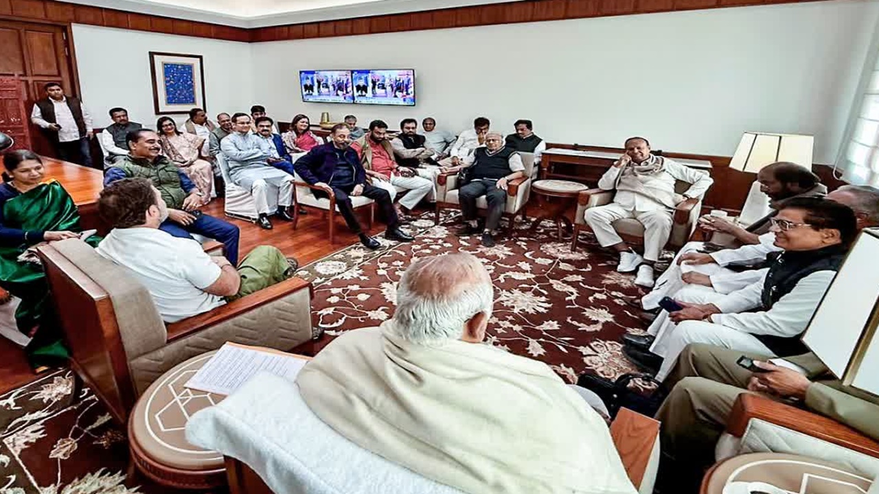 दिल्ली में ‘इंडिया’ ब्लॉक की बैठक : सोनिया-राहुल, ममता-अखिलेश मौजूद, DMK-AAP ने बनाई दूरी, जानिए क्या बोले खरगे