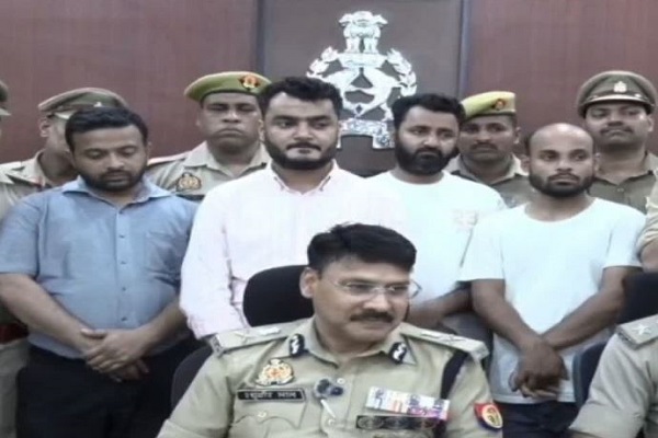 यूपी : कानपुर में फर्जी मार्कशीट बनाने वाले चार शातिर गिरफ्तार, कूरियर से दूसरे शहरों में भेजते थे फर्जी सर्टिफिकेट