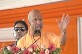 देवरिया में सीएम योगी