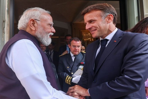 फ्रांसीसी राष्ट्रपति मैक्रों ने पीएम मोदी संग ‘आरी-आरी’ गाने पर शेयर किया वीडियो, सोशल मीडिया पर वायरल