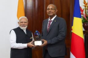 पीएम मोदी को सेशेल्स का सर्वोच्च सम्मान