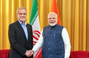पीएम मोदी ने पेजेश्कियान से की बात