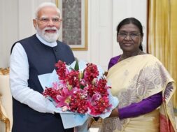 पीएम मोदी ने राष्ट्रपति मुर्मु से की भेंट