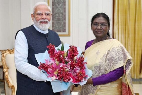 पीएम मोदी ने राष्ट्रपति मुर्मु से की भेंट