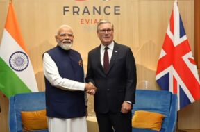 पीएम मोदी व किएर स्टार्मर