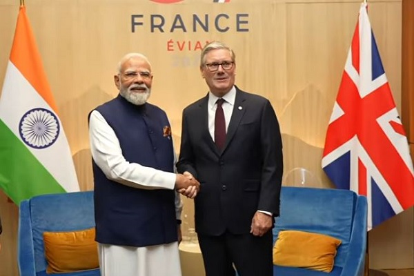G7 सम‍िट : पीएम मोदी की ब्रिटिश समकक्ष स्टार्मर से मुलाकात, व्यापार से AI तक कई मुद्दों पर हुई चर्चा