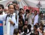प्रदर्शन में सोनम वांगचुक व अभिजीत दीपके