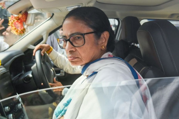 पश्चिम बंगाल : पूर्व सीएम ममता बनर्जी ने पार्षदों के इनकार के बाद रद की जरूरी बैठक!