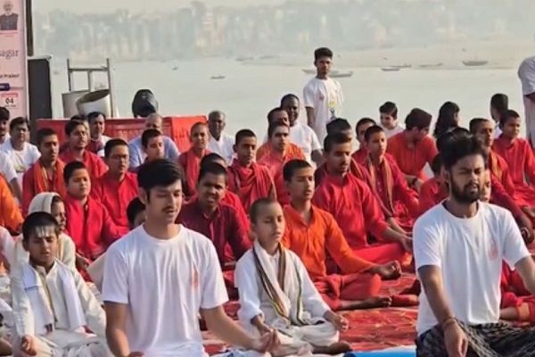रविदास घाट पर योग