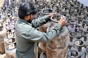 वाणिज्यिक एलपीजी की आपूर्ति बहाल1