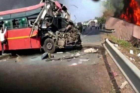 सूरत में दो बसों की टक्कर 5 मरे