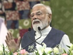 सूरत में पीएम मोदी