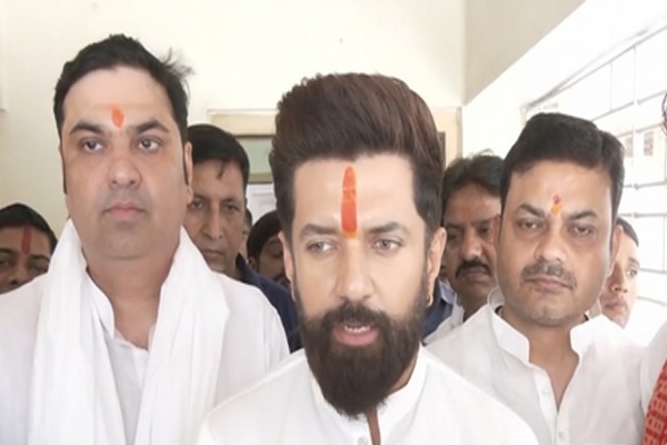 भरत तिवारी के घर जाएंगे केंद्रीय मंत्री चिराग पासवान, एनकाउंटर पर बोले- ‘पीड़ित परिवार को मिलना चाहिए न्याय’