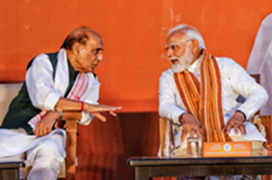मजबूत और सुरक्षित भारत बनाने में अहम भूमिका निभा रहे राजनाथ, जन्मदिन पर PM मोदी समेत कई नेताओं ने दी शुभकामनाएं